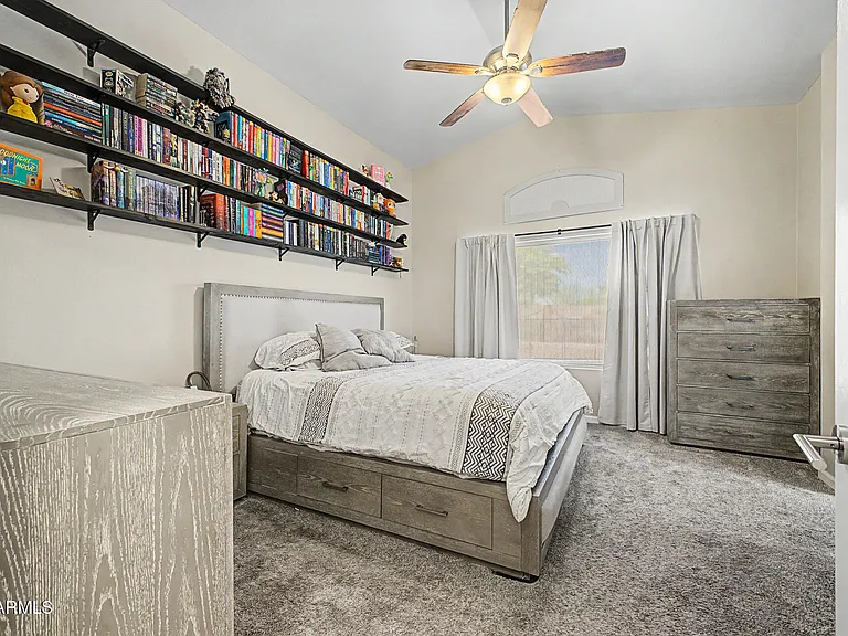 1119 E Pontiac Dr — Photo 11