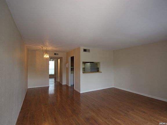 3rd image of 8401 N New Braunfels #348A