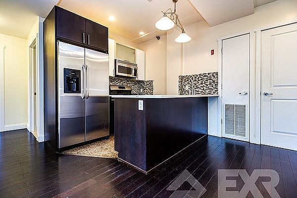 1st image of 80 Lexington Ave APT 403
