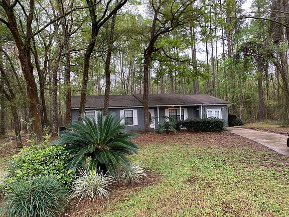 3rd image of 1633 Twin Oak Dr E