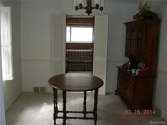 4th image of 236 S Denwood St
