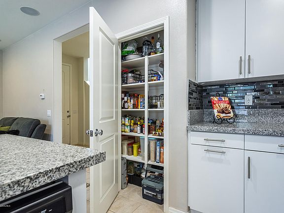 5th image of 305 Encanto Ln