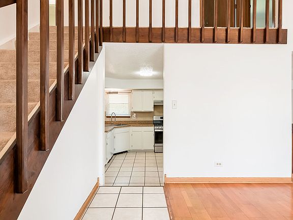 3rd image of 1880 De Forest Ln