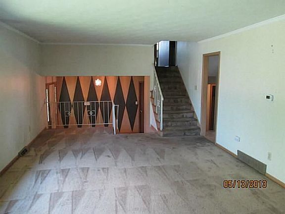 3rd image of 6070 Darby Ln