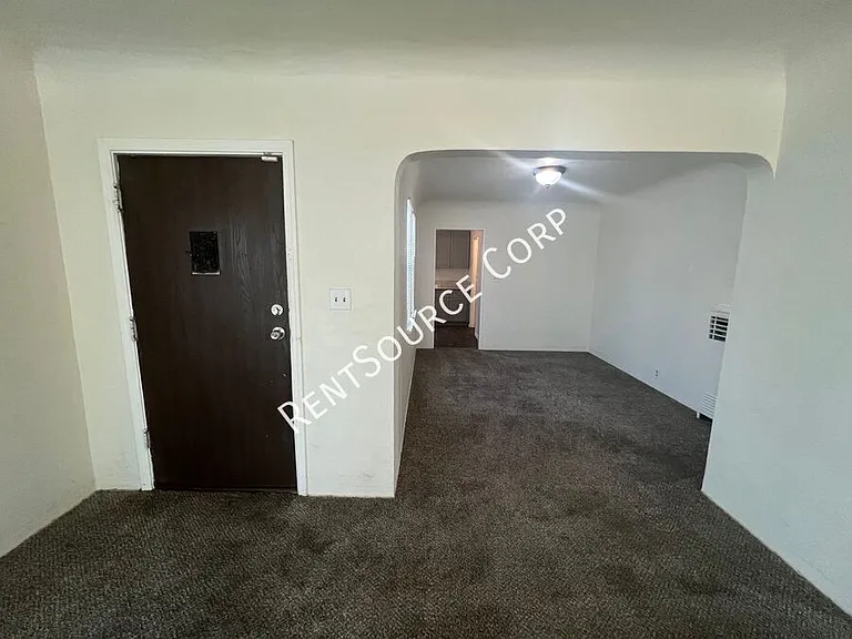 100 E Fredricks St #V — Photo 6