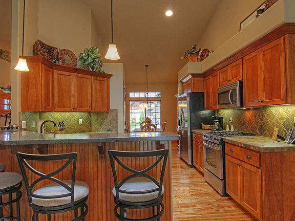 3rd image of 5815 S Laurelcrest Ct