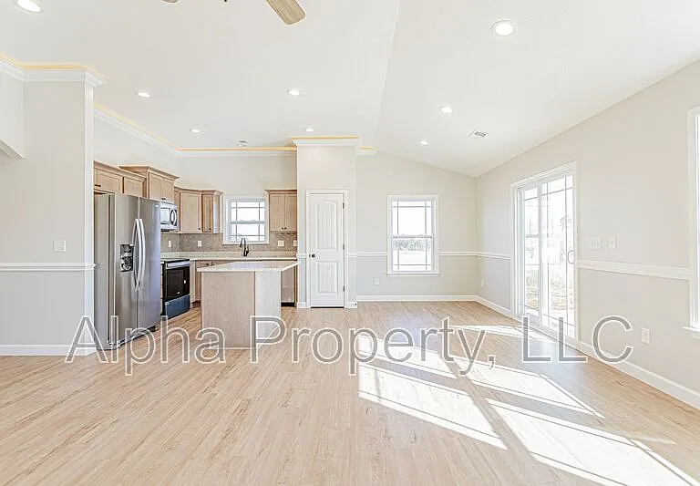 2204 Davenport Ct — Photo 8