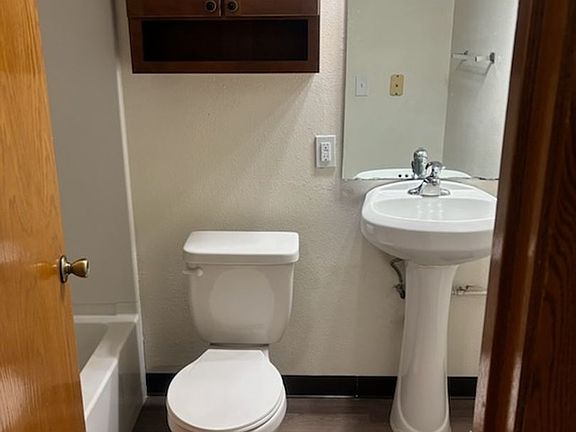 5th image of 202 6th Ave N #102