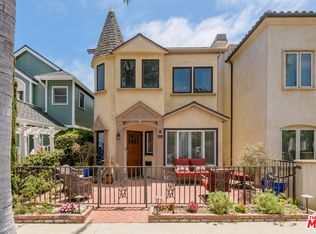 118 3rd St, Seal Beach, CA 90740