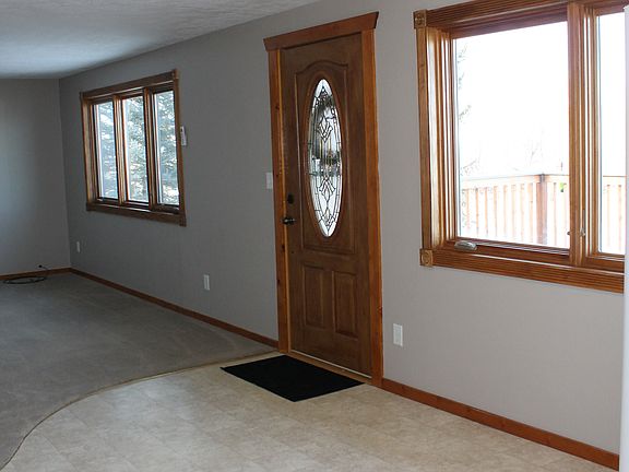 3rd image of 10 Muskrat Ln