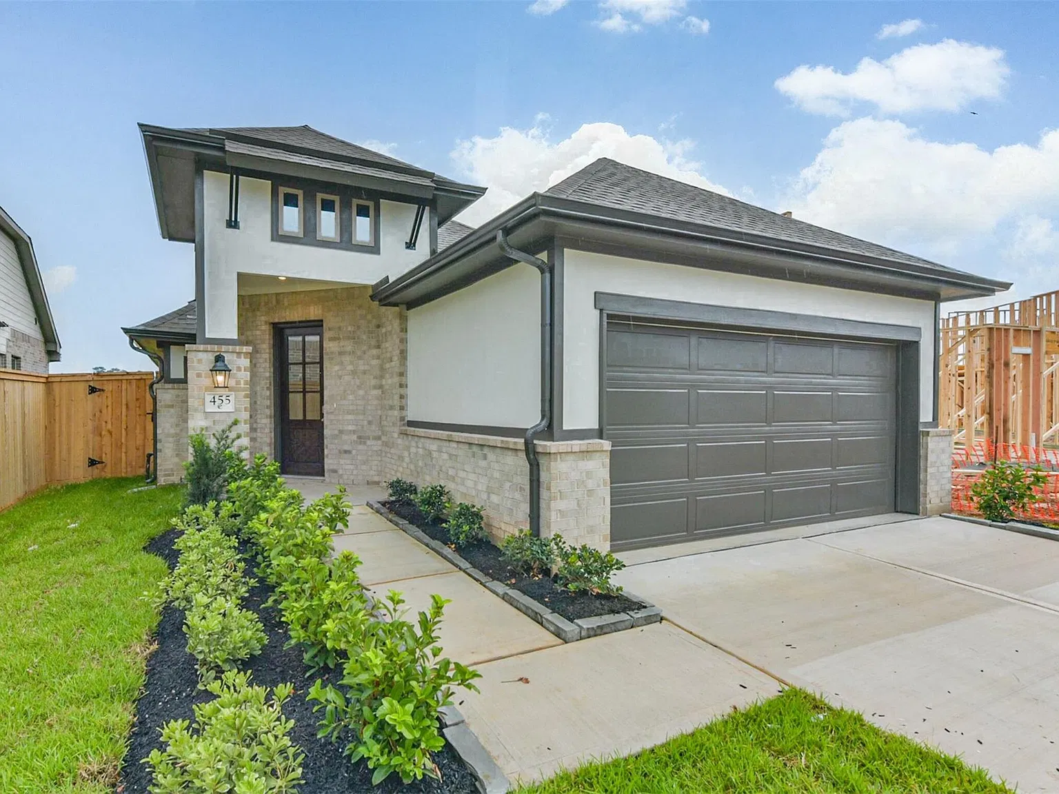 3 bed, 2.0 bath, 1724 sqft, $2,700 — Photo 1
