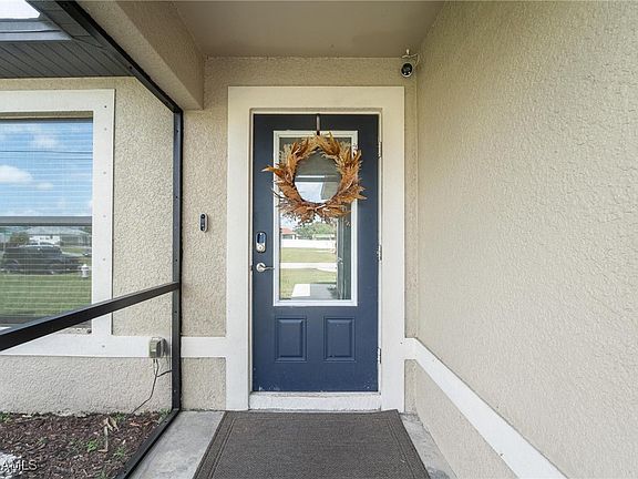 3rd image of 522 NE Van Loon Lane Cpe