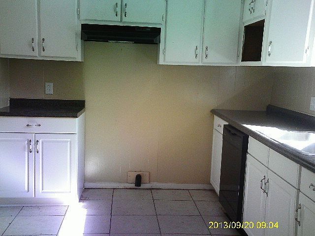2nd image of 1422 Apple St