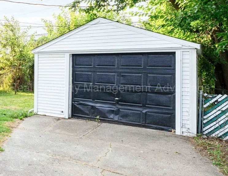 1513 E Meyers Ave — Photo 25