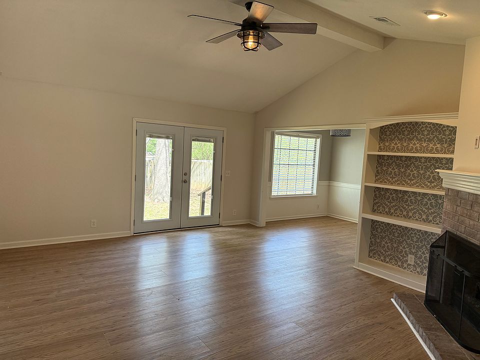1st image of 1543 Birchwood Cir