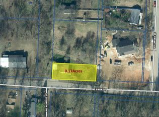 111 NE Park St, Bentonville, AR 72712