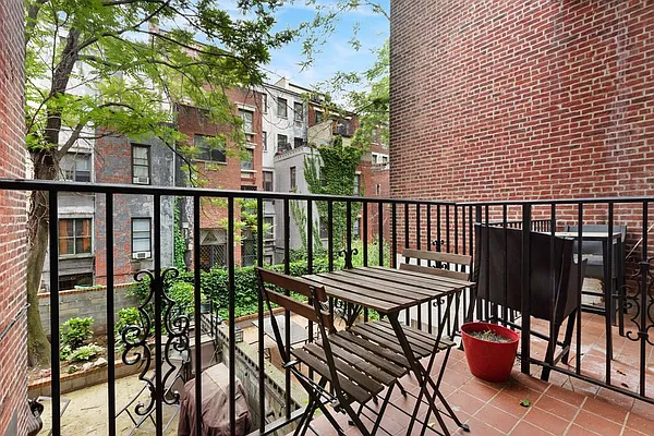 Rented by LG Fairmont Group | media 13