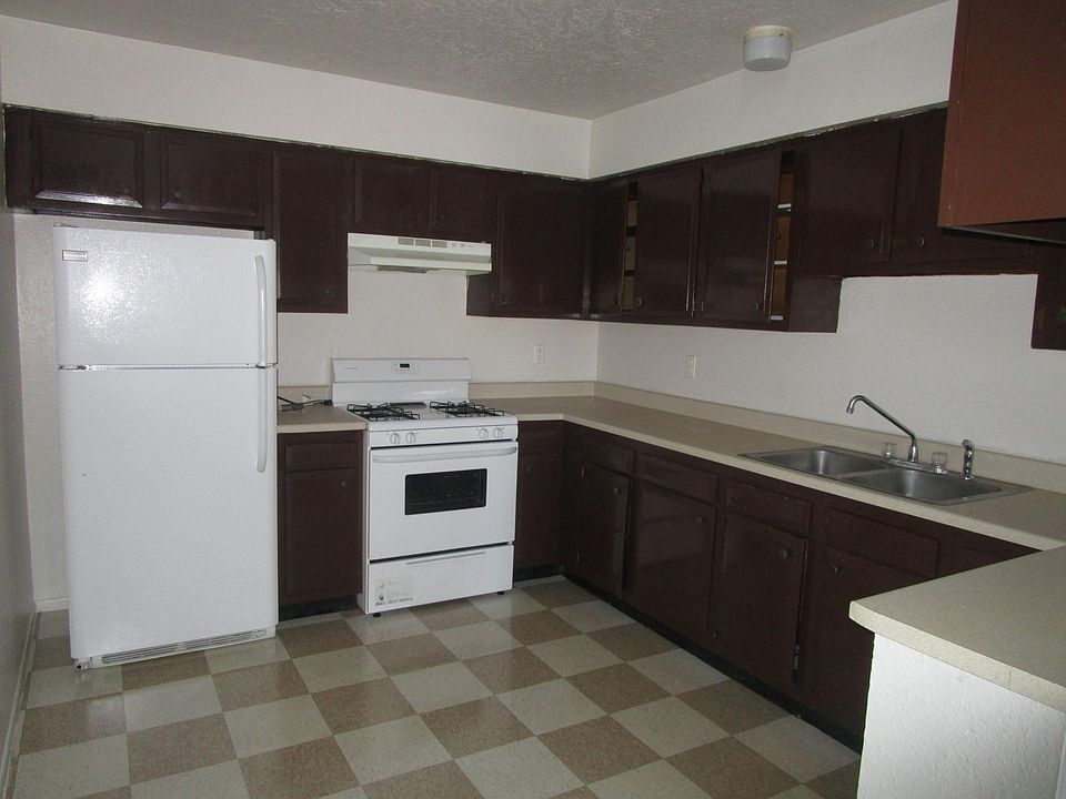 1st image of 212 Estancia Dr NW