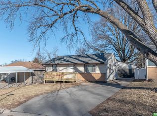 3812 Emiline St, Bellevue, NE 68147
