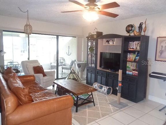 2nd image of 8713 Cove Ct