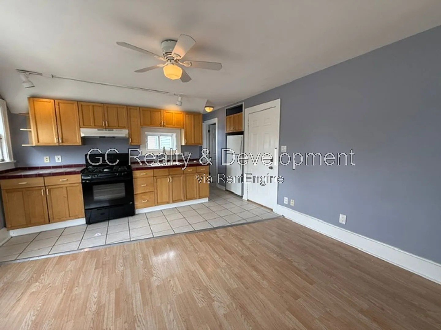 1 bed, 1.0 bath, 650 sqft, $1,095 — Photo 2