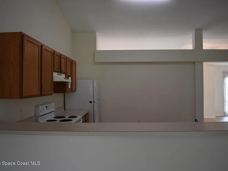 334 Bordeaux Ave NE — Photo 9