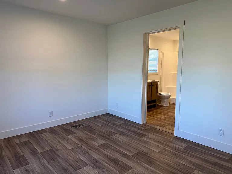 3618 Warren Ct — Photo 7