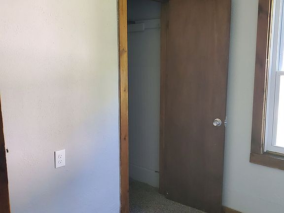 5th image of 1543 Reid Ave