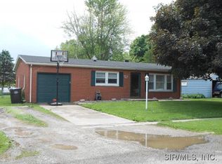 6411 Sunset Dr, Godfrey, IL 62035