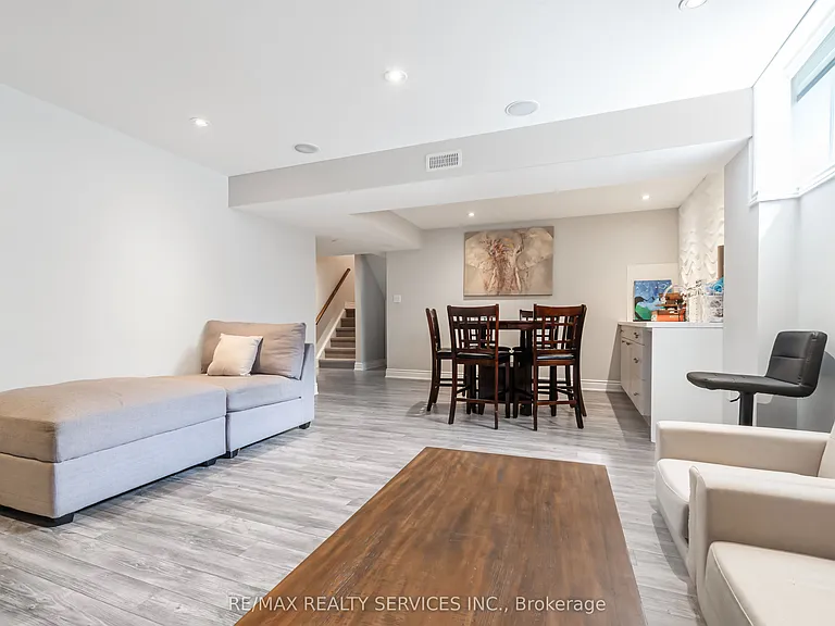 406 Cedar Hedge Rd — Photo 33