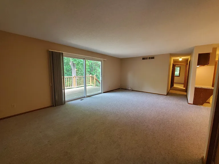 2517 Cedar Hills Dr — Photo 8