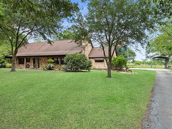 2nd image of 1747 Fm 365 Rd