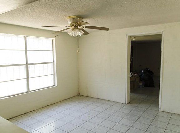 2nd image of 2703 E St Francis Ave