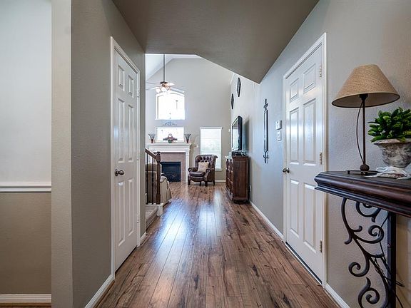 Upon entering this home, you step into the open foyer and adjoining dining room with beautiful laminate wood flooring!