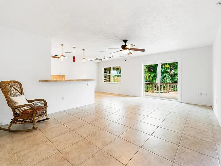 3709 Alden Way — Photo 5