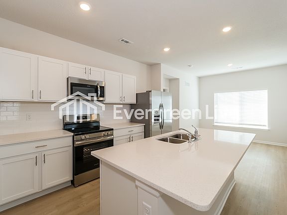 5th image of 100 SW Nelson Dr