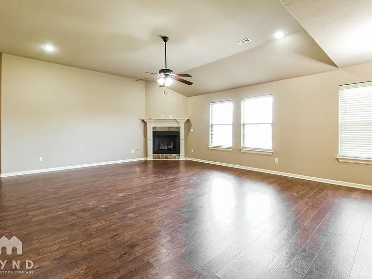 461 Torino Pl — Photo 4