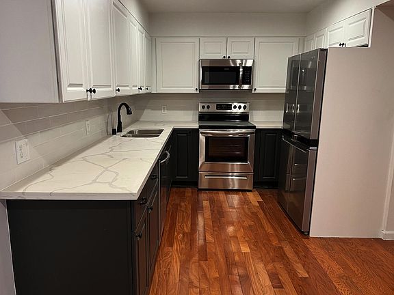 3rd image of 225 S Tower Dr Unit 201