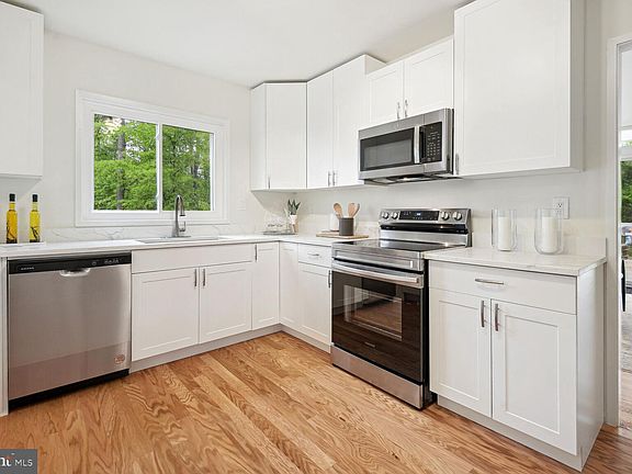 4th image of 7 Park Overlook Ct