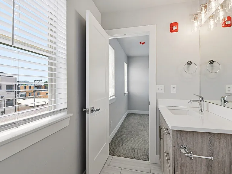 3348 W 17th Ave — Photo 25