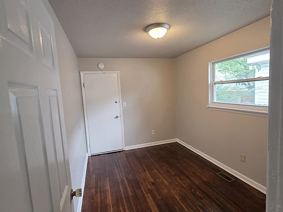 3rd image of 732 Childs Ave