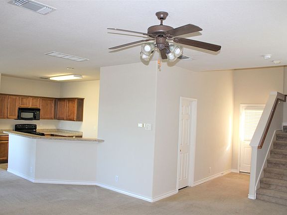 4th image of 625 Meadow Arbor Ln