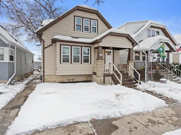 3673 South Ahmedi AVENUE, Saint Francis, WI 53235