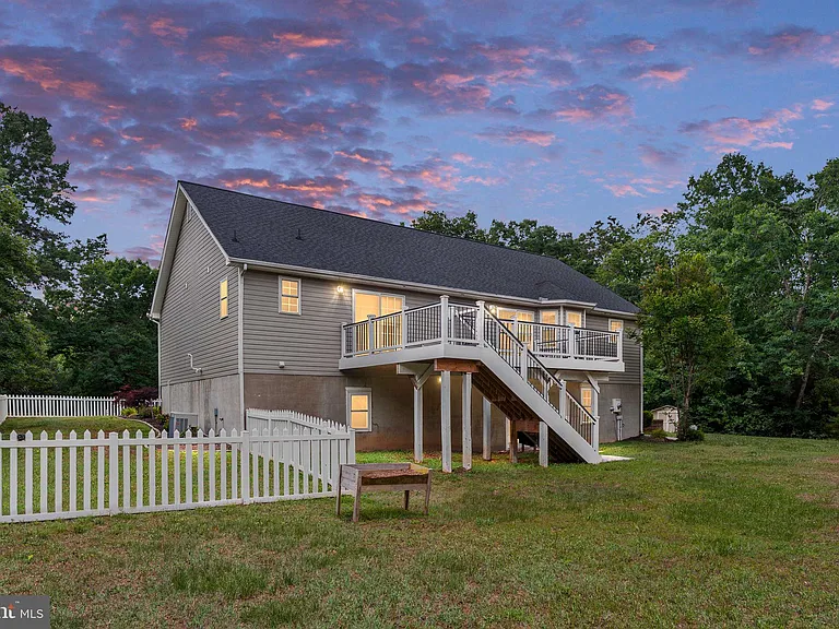 8009 Burrell Rd — Photo 2