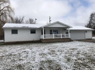 311 Johnson St, Edmore, MI 48829