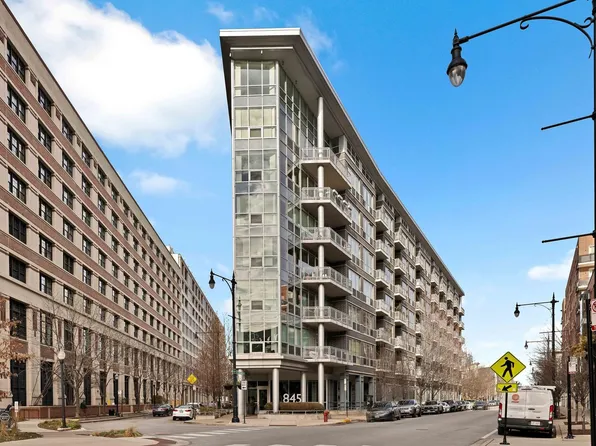 845 N Kingsbury St Unit 516, Chicago, IL 60610