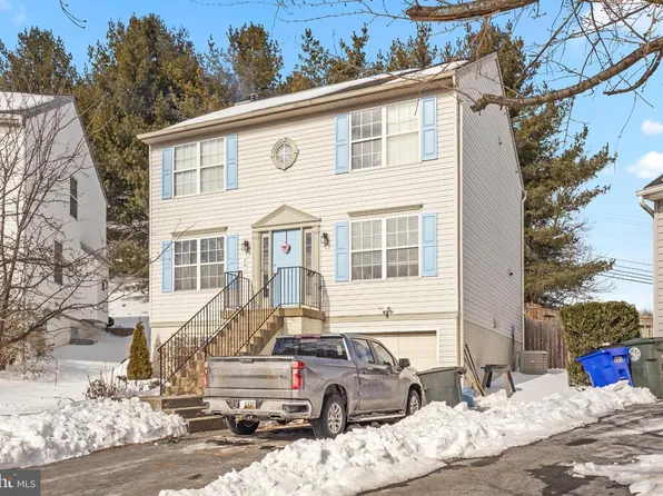 201 Shannonbrook Ln, Frederick, MD 21702