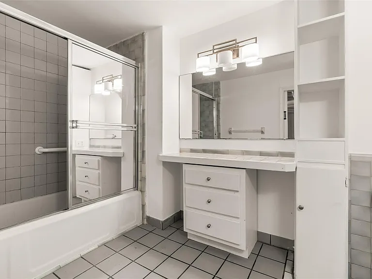 2202 W Main St — Photo 17