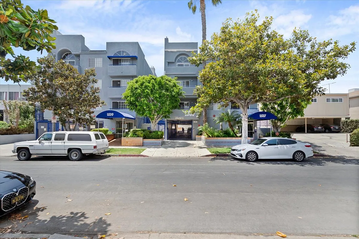 2 bed, 1100 sqft, $2,850 — Photo 1