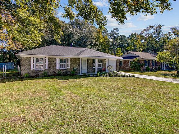 4th image of 316 Village Green Cir
